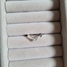 Silver Wishbone Toe Ring