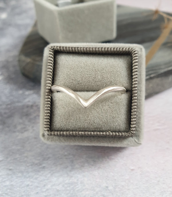 Silver wishbone ring