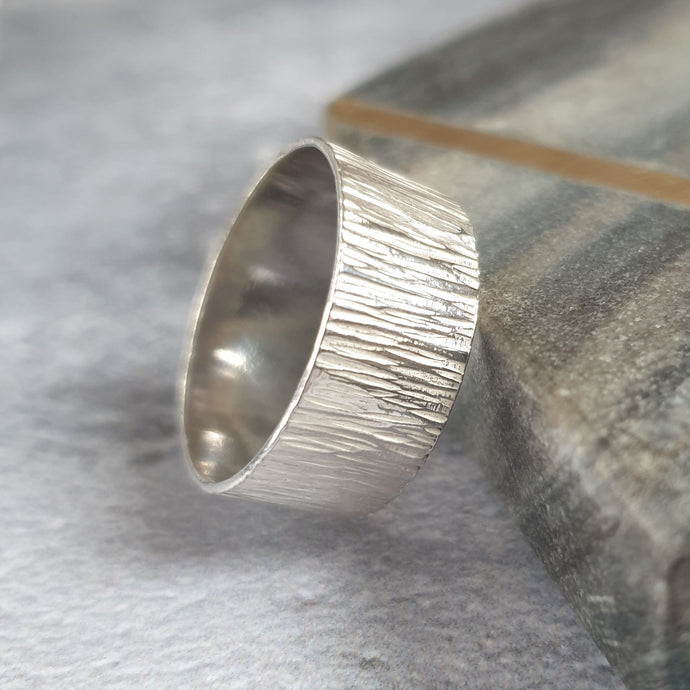 Bark hammered wide ring