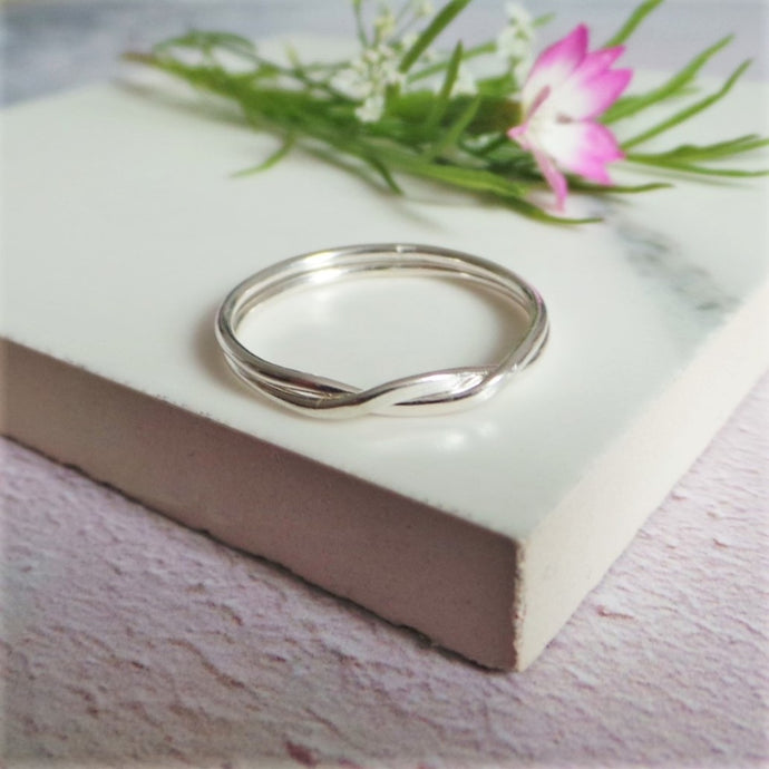 Silver puzzle ring