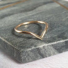 9 ct gold v shaped wedding ring